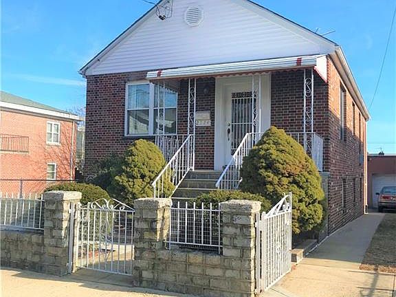 3rd image of 2574 Hering Ave