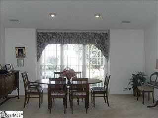 5th image of 18 Sunbriar Dr