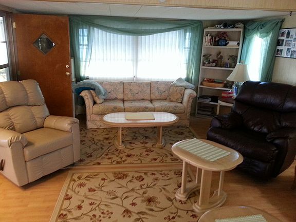 4th image of 3891 Blueberry Ln