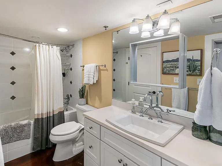 535 Locust St #303 — Photo 18