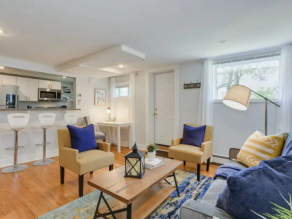 134 Newbury Ave #1A