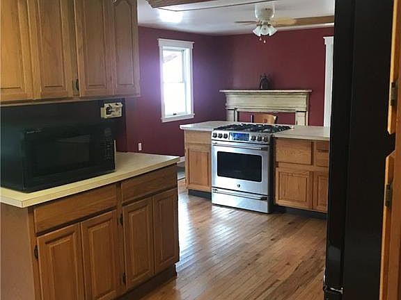 4th image of 644 Hartlot St