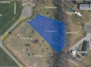 19570 Hillcrest Dr, Carlyle, IL 62231