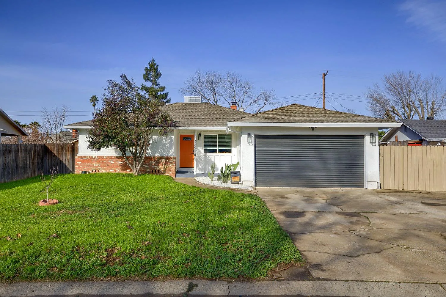 2660 Aramon Dr photo 1