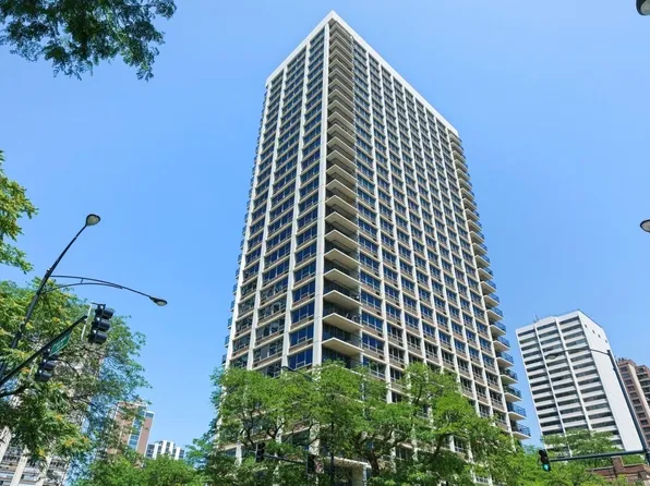 88 W Schiller St APT 406, Chicago, IL 60610