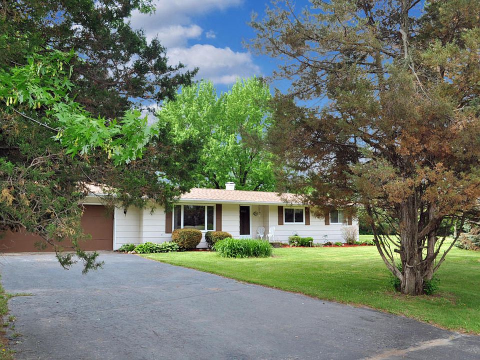 1st image of W5249 Lakewood Cir