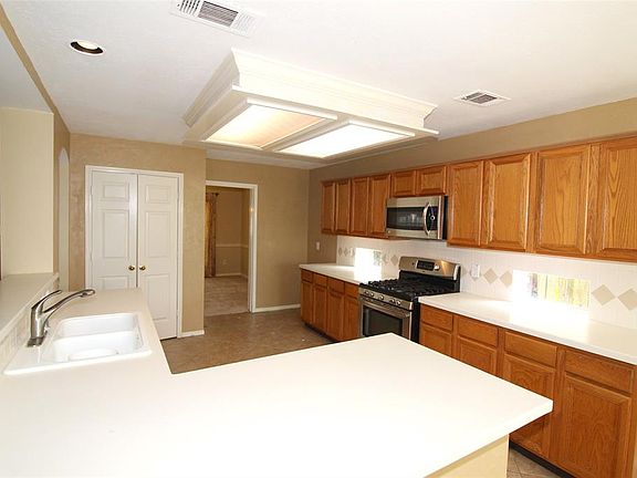 3rd image of 1038 Hayden Creek Dr