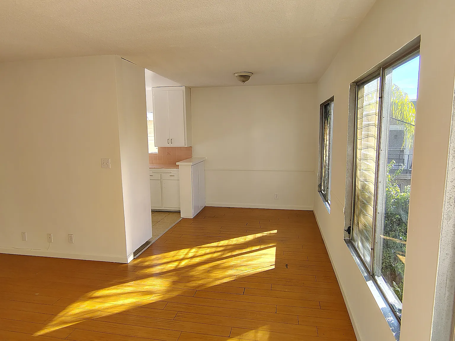 2 bed, 980 sqft, $2,650 — Photo 4