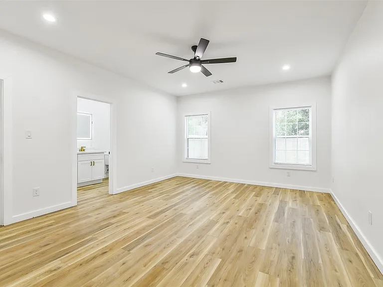 7486 Stanwick Dr #B — Photo 21