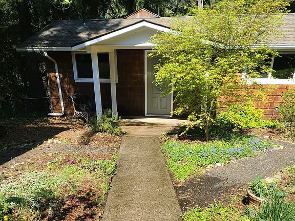 2nd image of 5641 Lake Saint Clair Drive SE