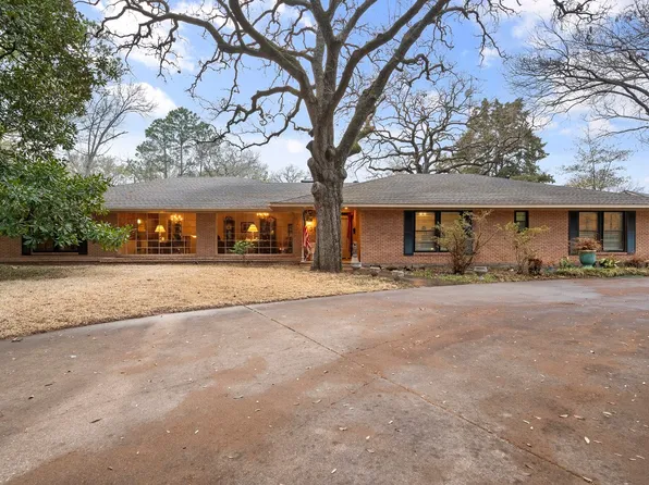 1600 Princeton Dr, Corsicana, TX 75110