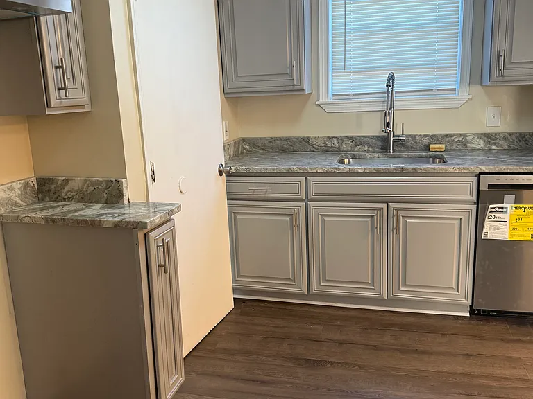7535 Republic Ave — Photo 9