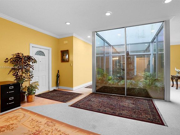 4th image of 501 Lake Tree Dr