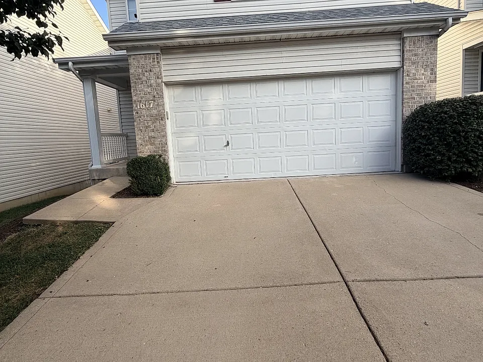 1617 Hurstborough Manor Dr
