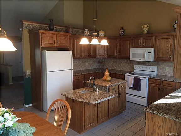 3rd image of 5872 Hopewell Dr