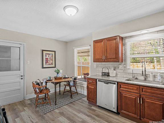 5th image of 335 KAREN LN