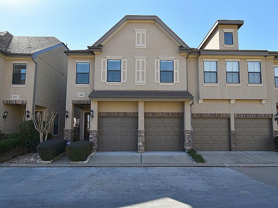 1st image of 3026 Royal Oaks Crst