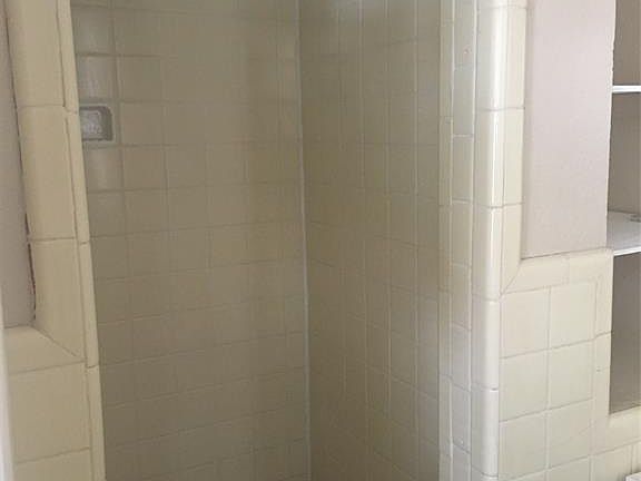 5th image of 709 N Willis St