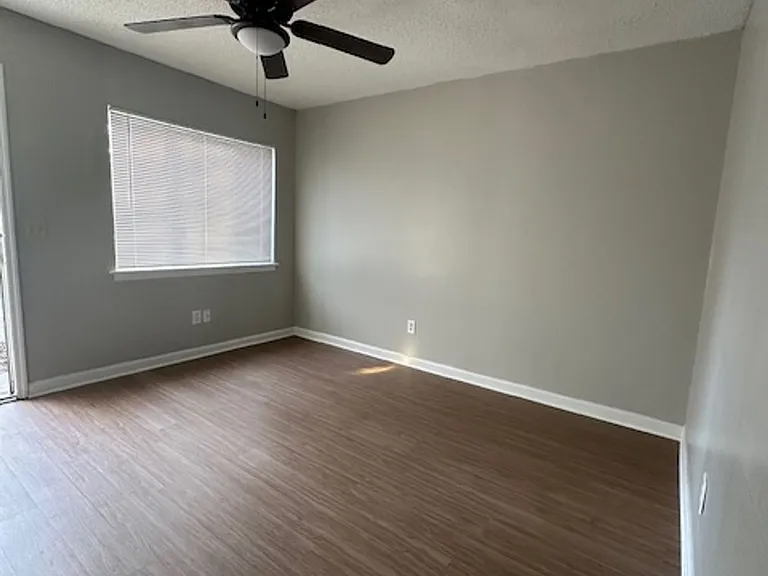 Oakview Townhomes — Photo 17
