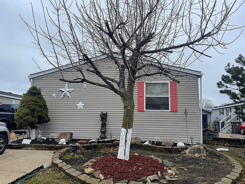 1st image of 23327 Crystal Dr