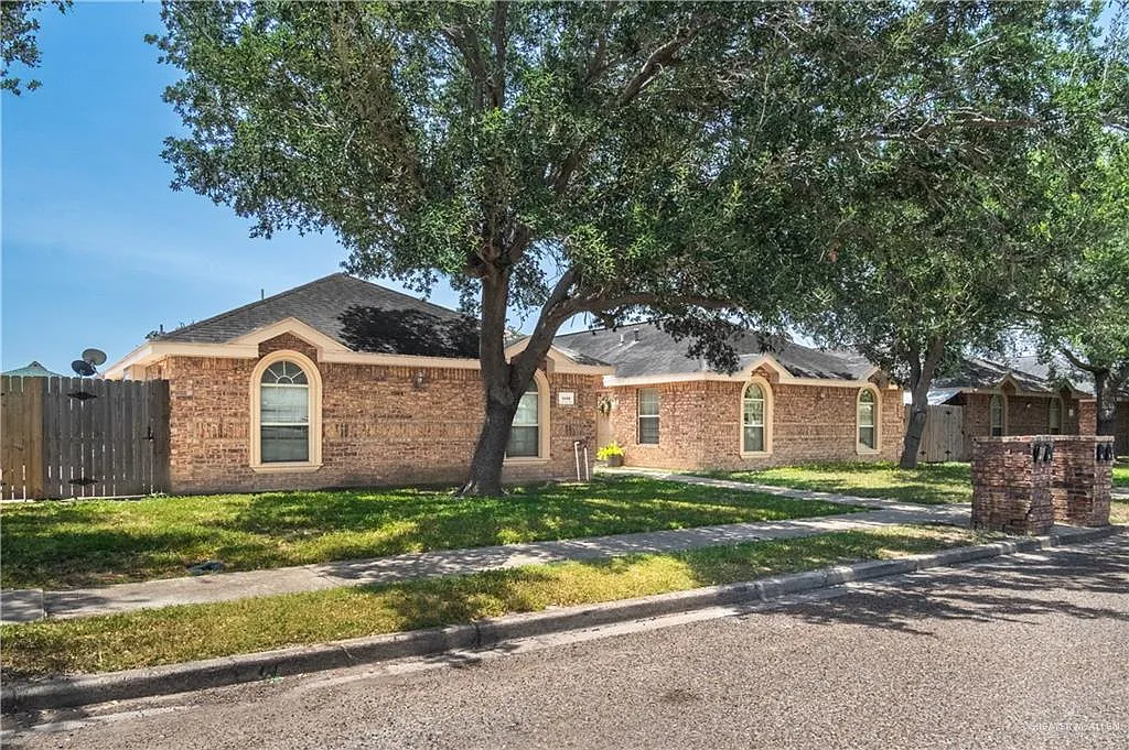 2 bed, 2.0 bath, 3808 sqft, $800 — Photo 2