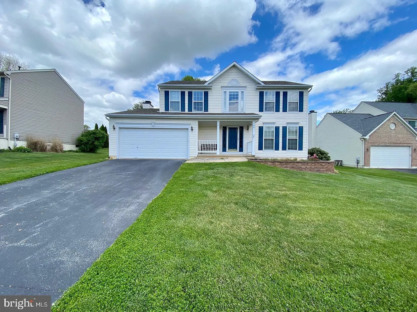 4 bed, 2.5 bath, 2100 sqft, $3,500 — Photo 2