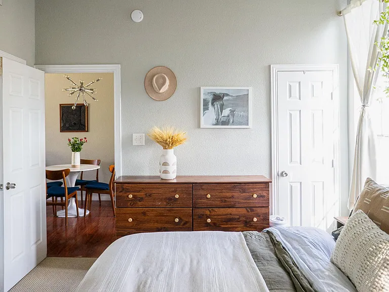 1818 N Fitzhugh Ave #8 — Photo 8