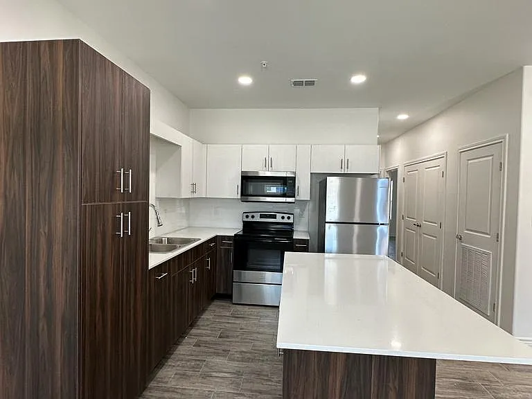 302 Sylvia Handy Dr #B3 — Photo 6