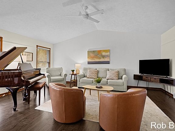 5th image of 7474 Woodside Dr