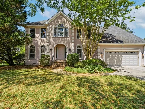 220 Marsh Island Dr, Chesapeake, VA 23320