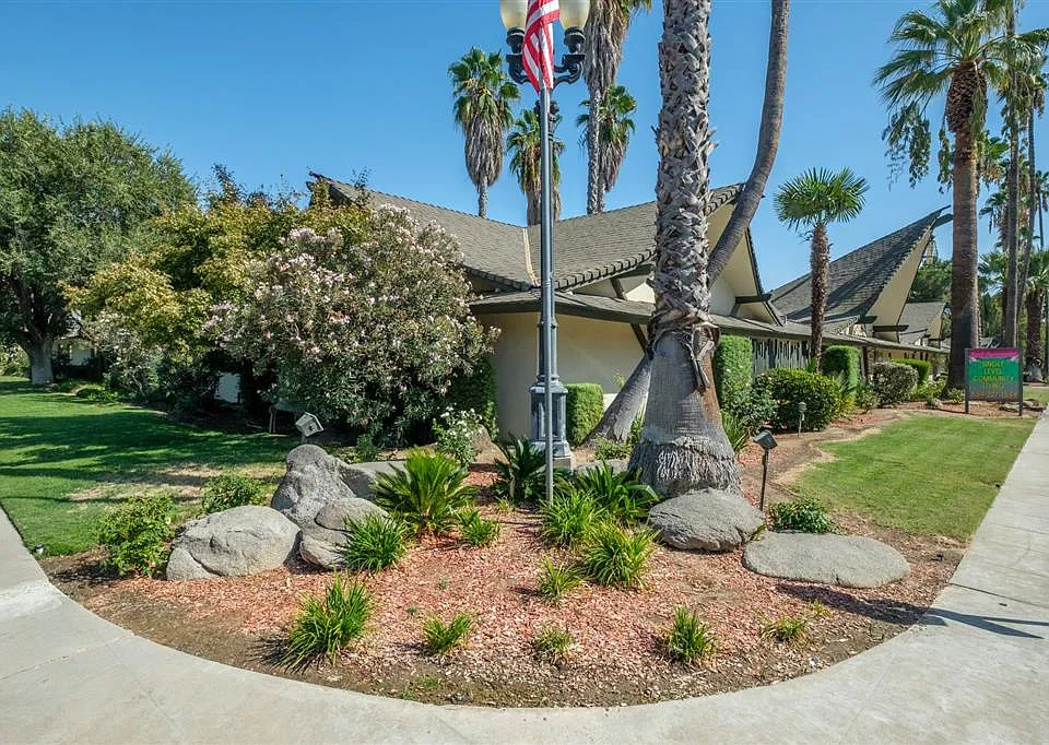 Reef Apartments