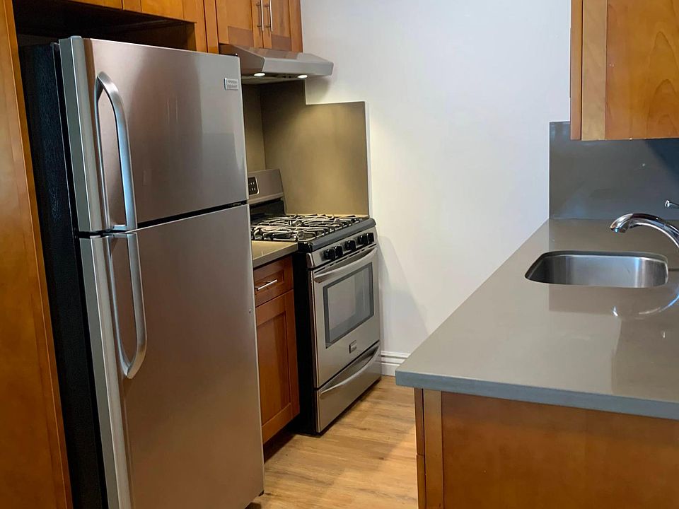 1st image of 490 E Hedding St APT 1