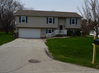 707 Cypress Ln, Forsyth, IL 62535