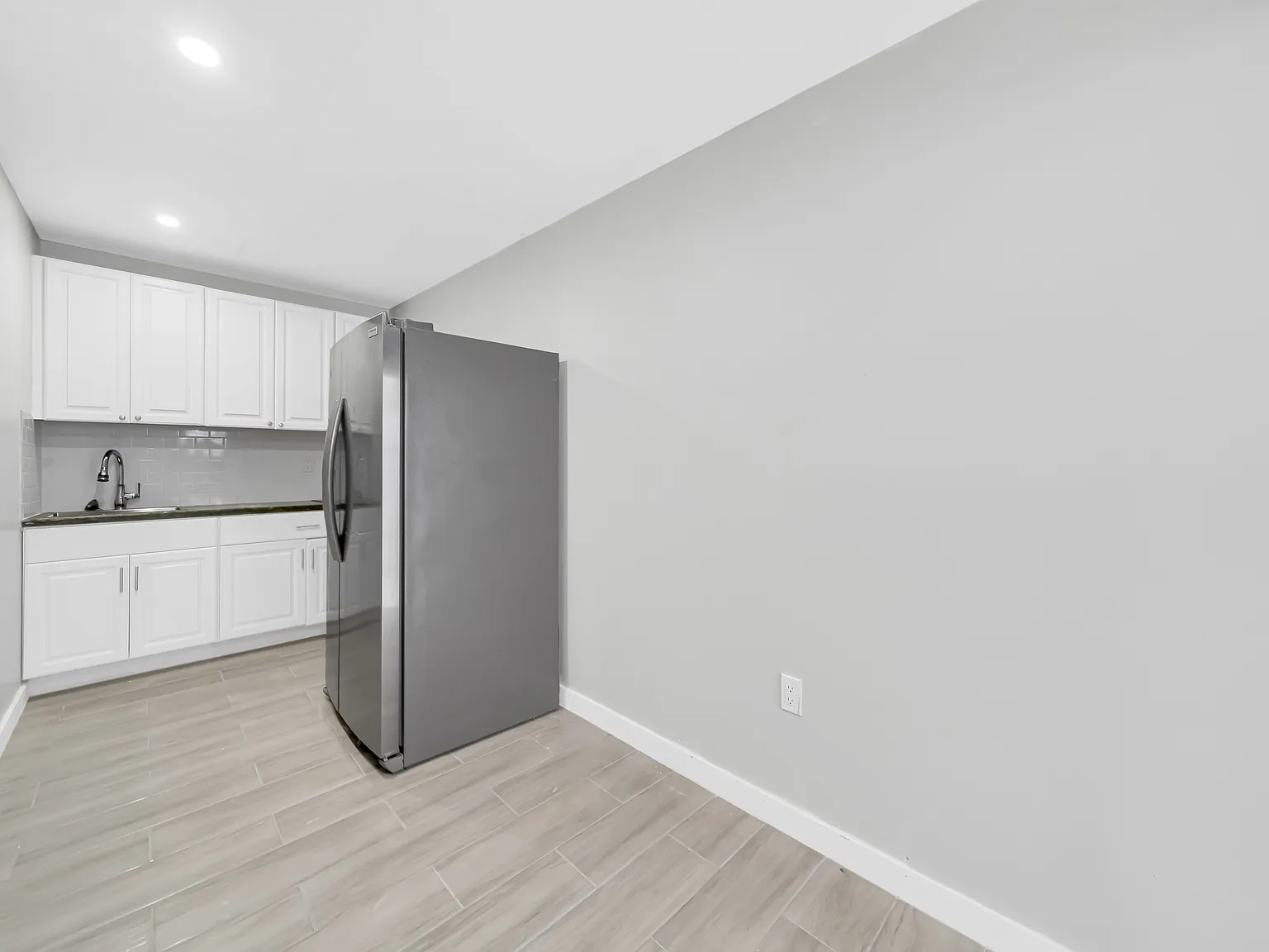 Studio, 400 sqft, $1,400 — Photo 3