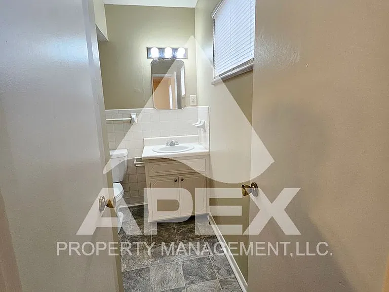Springdale Apartments — Photo 33