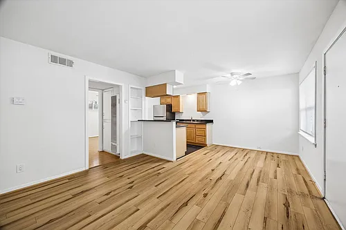 2206 Mason Photo 1
