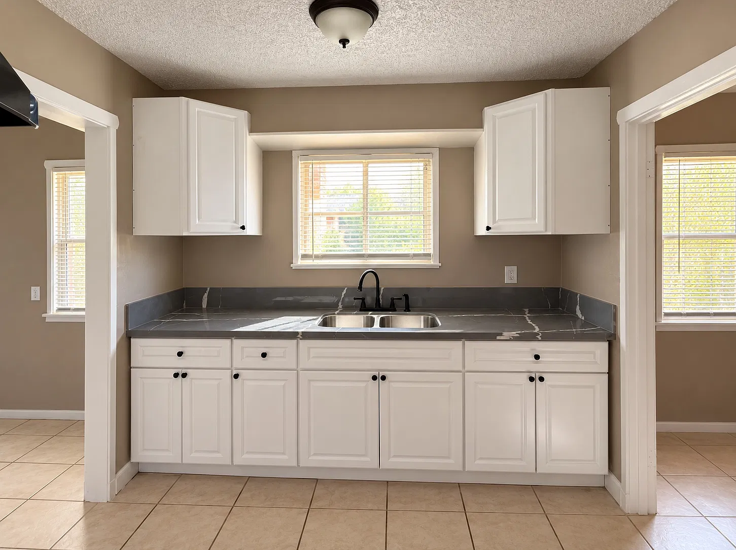 1 bed, 572 sqft, $1,600 — Photo 2