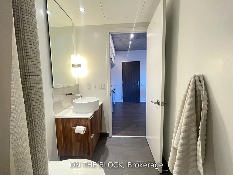 185 Roehampton Ave W #509 — Photo 7