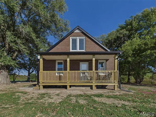 4740 Brighton Bunker Hill Rd, Brighton, IL 62012