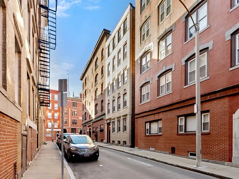 10 Henchman St #2R — Photo 14