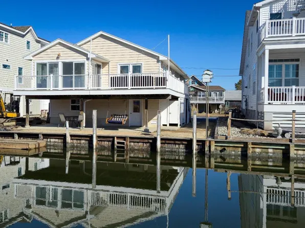 30 W Bayard St, Fenwick Island, DE 19944