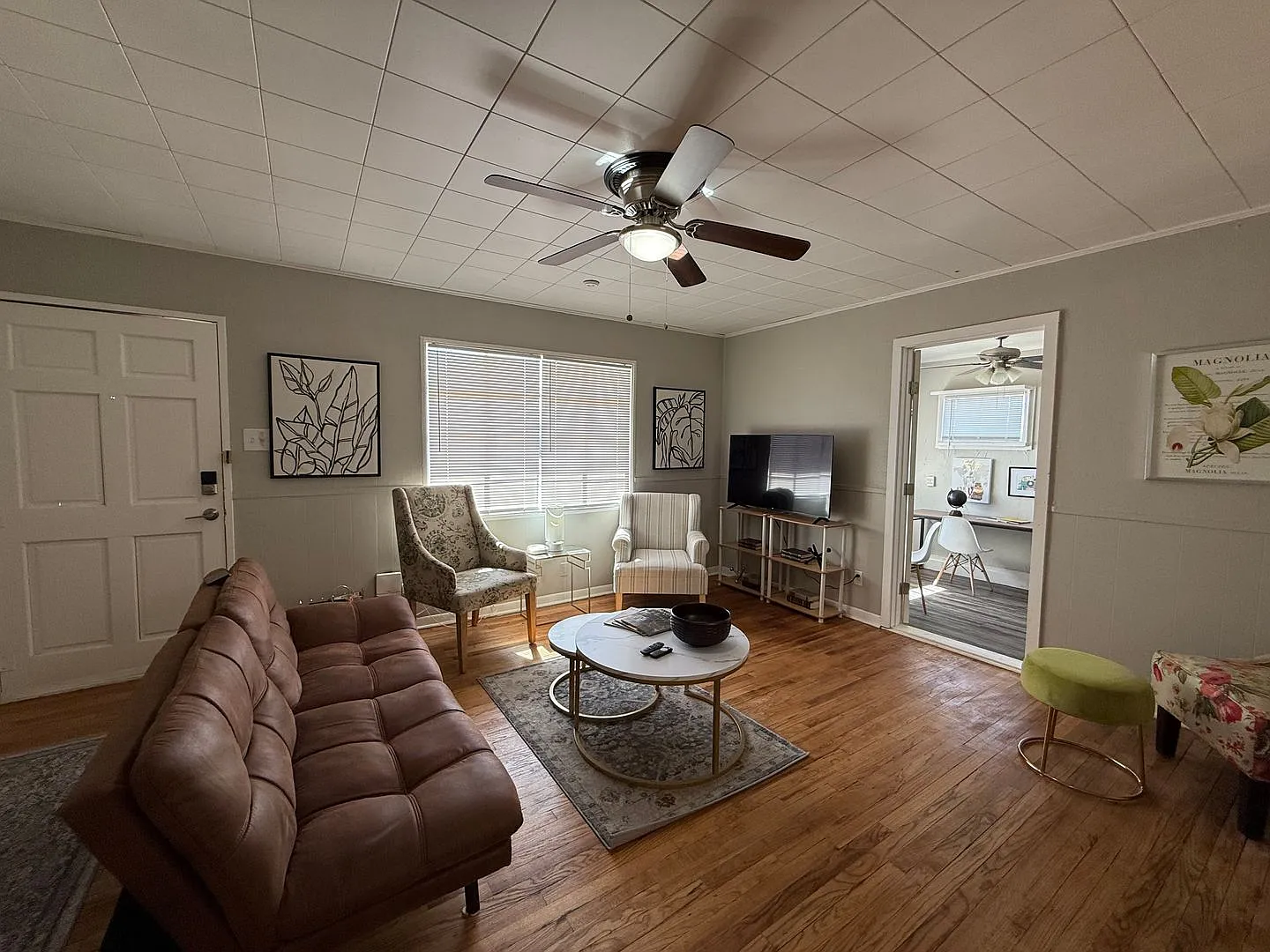 July Move in - Can be leased unfurnished or furnished — Photo 2
