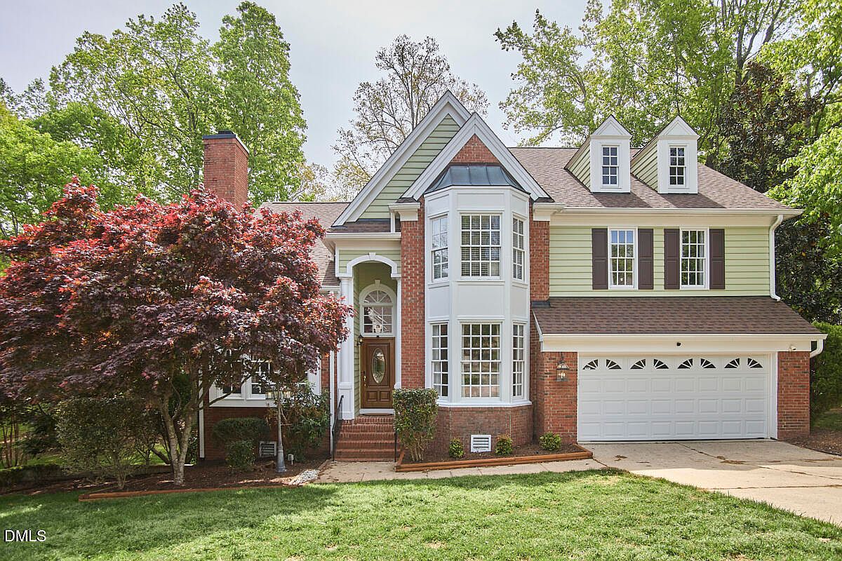 1216 E Pointe Dr