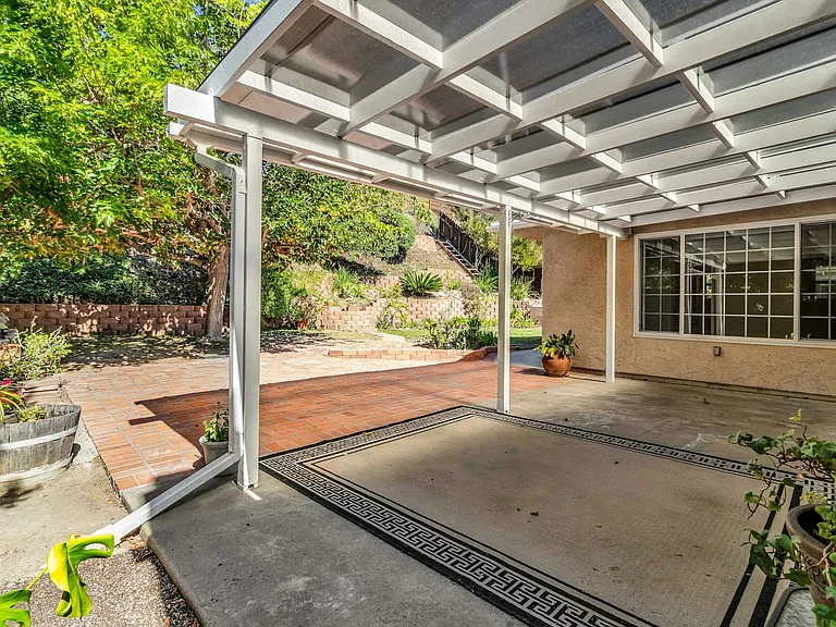 6246 Decanture St — Photo 24