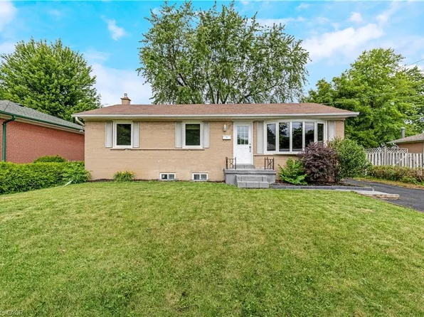 39 McGilvray Cres, Halton Hills, ON L7G 1L7