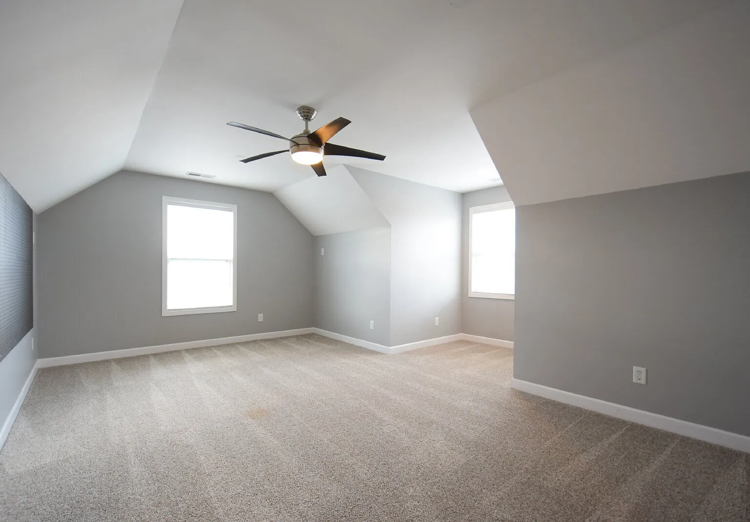 3 bed, 2.5 bath, 1802 sqft, $1,800 — Photo 1