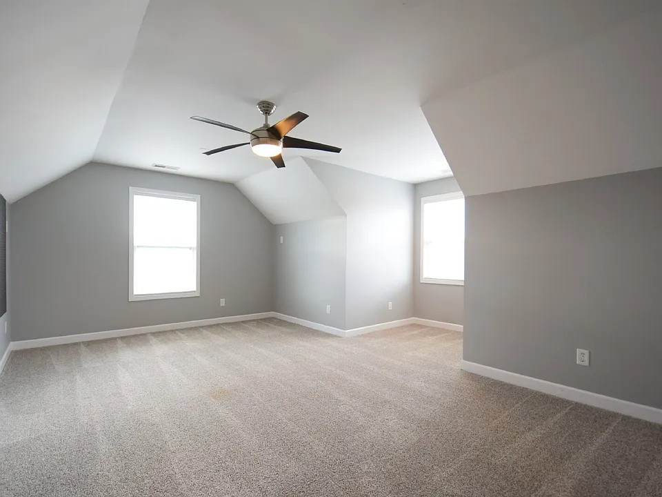205 Stockbridge Dr