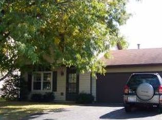 865 N Columbia St, Naperville, IL 60563