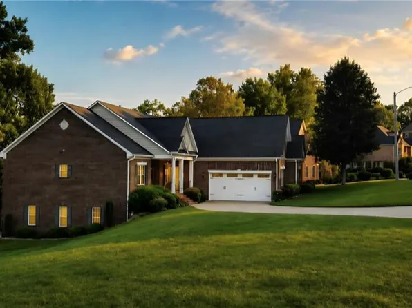 4730 Michaels Trl, Winston Salem, NC 27101