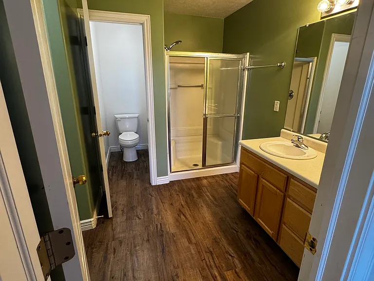 2297 E Hawthorne St — Photo 5